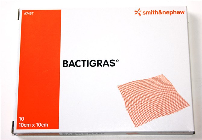 NHG Pharmacy Online-S&N Bactigras 5 x 5cm Dressing 5s